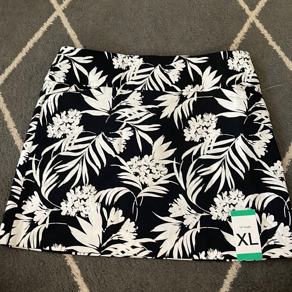 Floral skirt with shorts